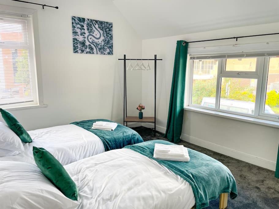 דירות ברמינגהאם Perfect For Contractors & Families! 7 Beds Free Parking מראה חיצוני תמונה