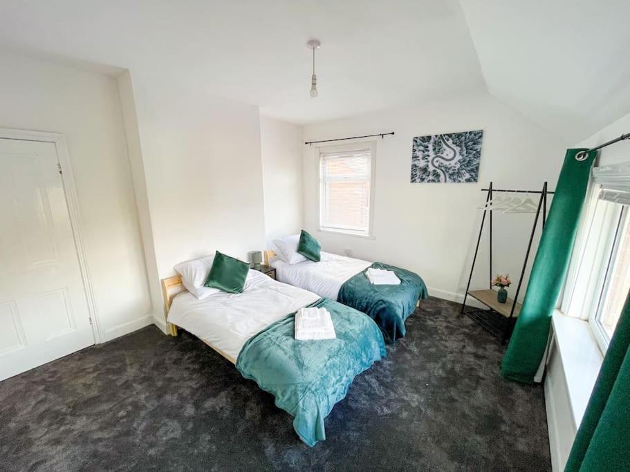 דירות ברמינגהאם Perfect For Contractors & Families! 7 Beds Free Parking מראה חיצוני תמונה