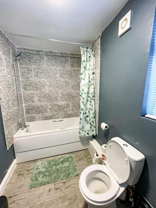 דירות ברמינגהאם Perfect For Contractors & Families! 7 Beds Free Parking מראה חיצוני תמונה